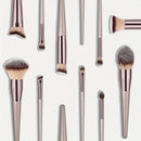 Kit com 10 Pincéis de Maquiagem Champagne Gold – Cerdas Veganas para Rosto e Olhos